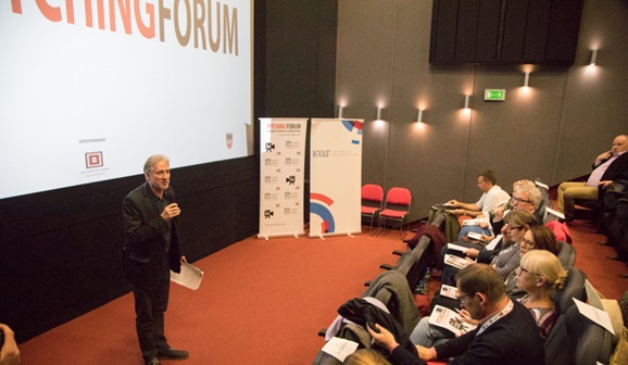 uczestnicy Pitching Forum siedzący na sali kinowej