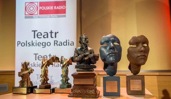 Statuetki za debiuty w Teatrze Polskiego Radia (fot. Wojciech Kusiński/Polskie Radio)