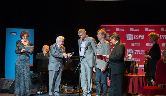 Od lewej: Irena Piłatowska-Mądry, Leszek Długosz, prof. Janusz Kawecki, członek KRRiT, Henryk Dedo, Waldemar Kasperczak, Wojciech Markiewicz (fot. Wojciech Kusiński)