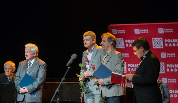 Od lewej: Leszek Długosz, prof. Janusz Kawecki,członek KRRiT, Henryk Dedo, Waldemar Kasperczak, Wojciech Markiewicz (fot. Wojciech Kusiński)
