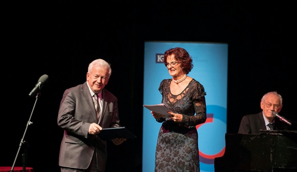 Od lewej: prof. Janusz Kawecki, członek KRRiT, Irena Piłatowska-Mądry, Leszek Długosz (fot. Wojciech Kusiński)