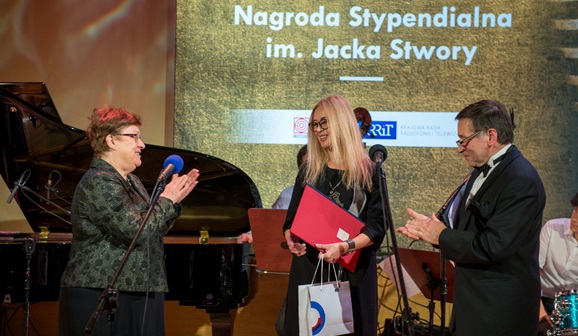 Gala wręczenia Nagród: Teresa Bochwic, Alicja Grembowicz i Wojciech Markiewicz (fot. Wojciech Kusiński)