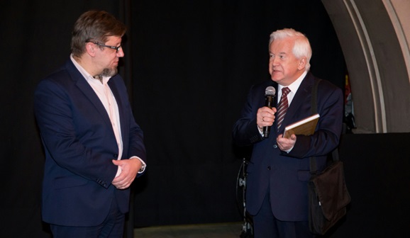 Od lewej: Przewodniczący KRRiT Witold Kołodziejski oraz członek KRRiT prof. Janusz Kawecki (fot. Tomasz Kiełczewski)