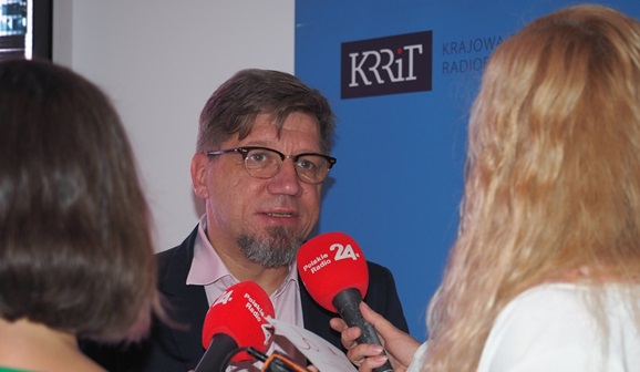 Przewodniczący KRRiT udziela wywiadu dla Polskiego Radia